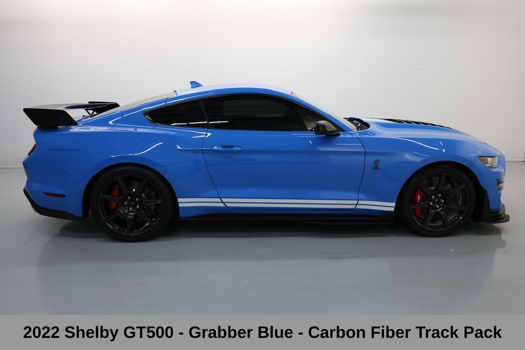 Ford Mustang Vehicle Full-screen Gallery Image 15