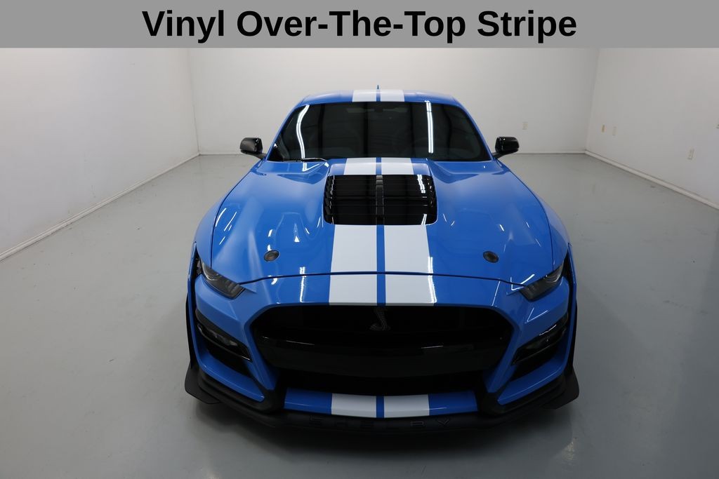 Ford Mustang Vehicle Full-screen Gallery Image 16