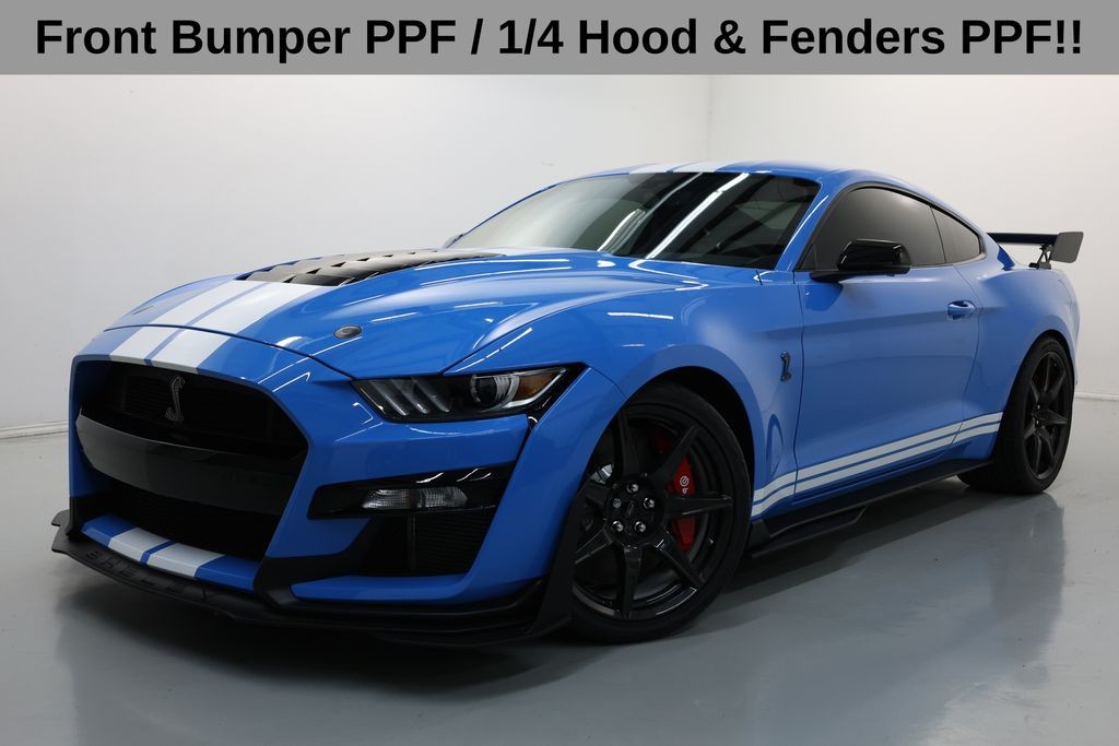 Ford Mustang Vehicle Full-screen Gallery Image 17