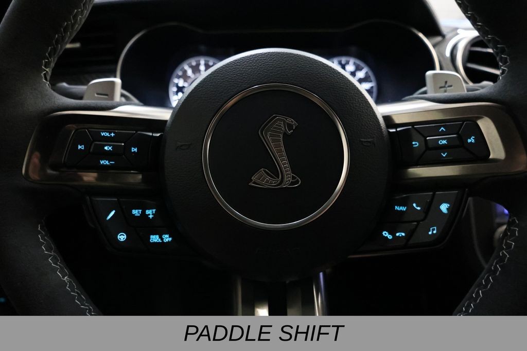 Ford Mustang Vehicle Full-screen Gallery Image 42