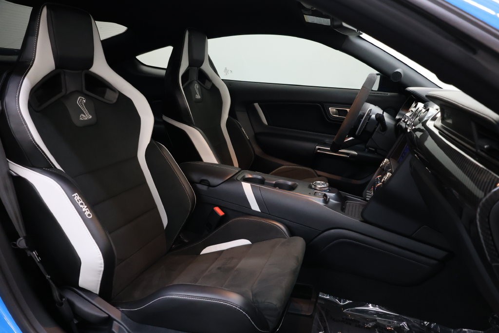Ford Mustang Vehicle Full-screen Gallery Image 97