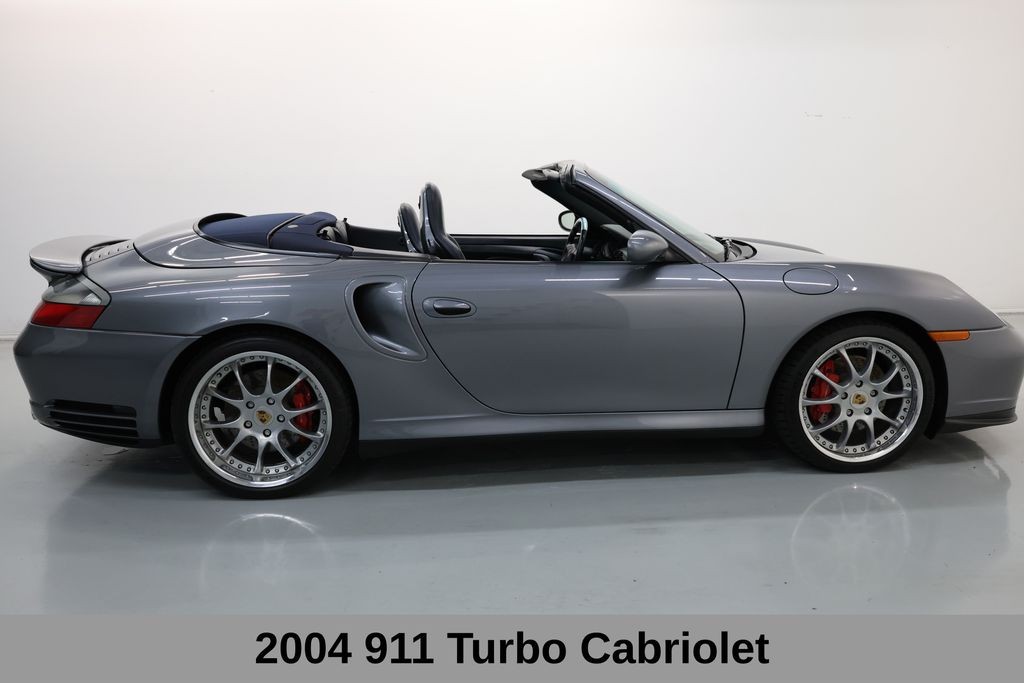 Porsche 911 Vehicle Full-screen Gallery Image 04