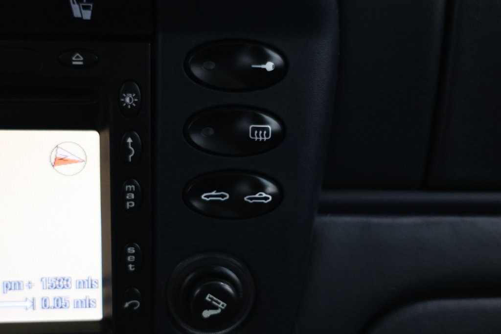 Porsche 911 Vehicle Full-screen Gallery Image 103