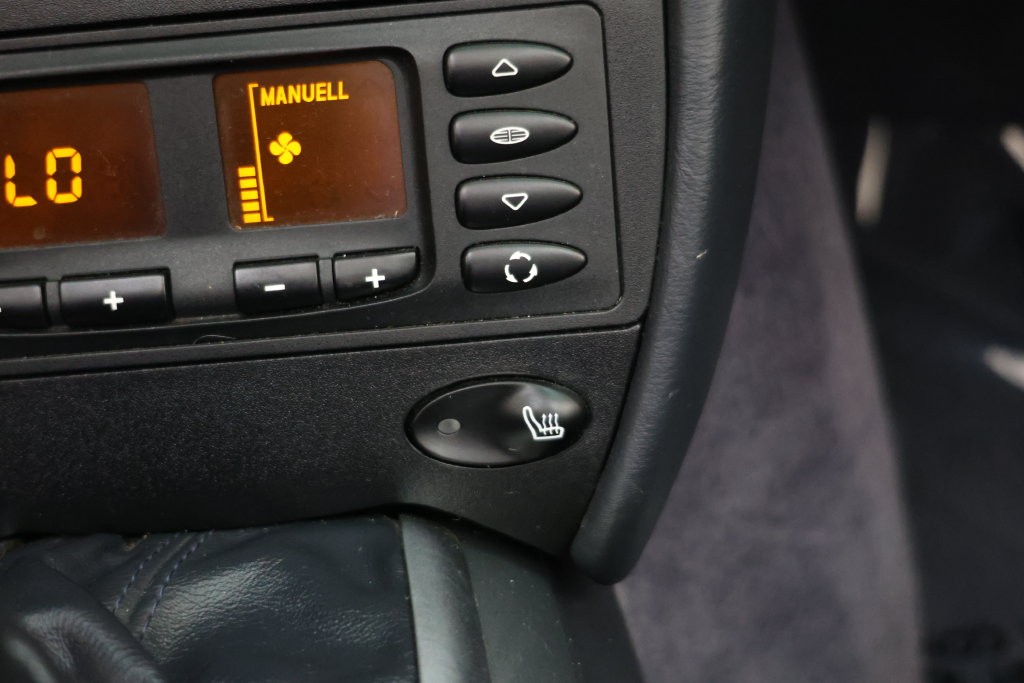 Porsche 911 Vehicle Full-screen Gallery Image 106