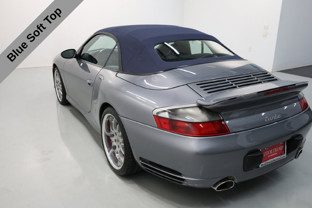 Porsche 911 Vehicle Full-screen Gallery Image 14