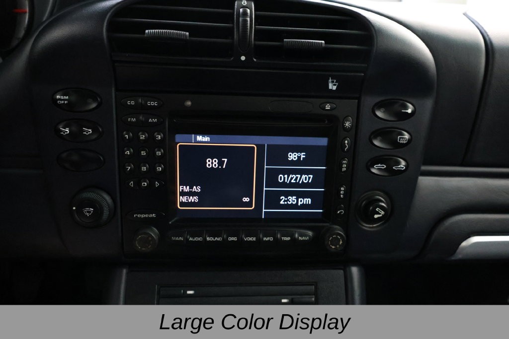 Porsche 911 Vehicle Full-screen Gallery Image 18