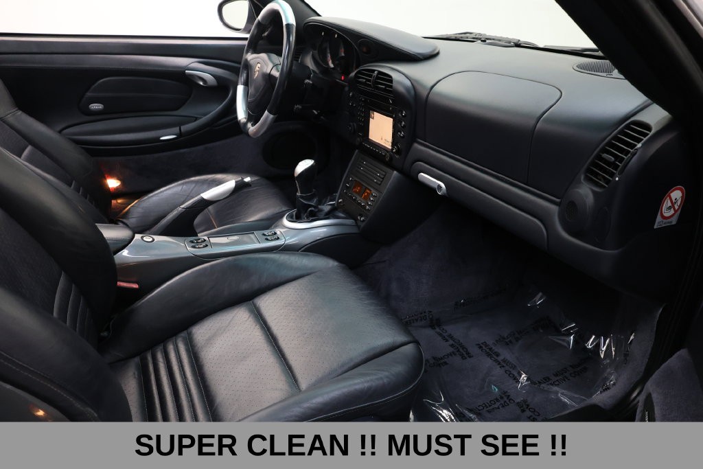 Porsche 911 Vehicle Full-screen Gallery Image 19