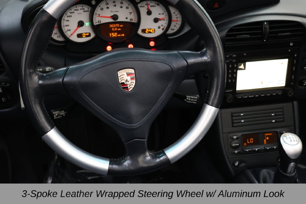 Porsche 911 Vehicle Full-screen Gallery Image 28