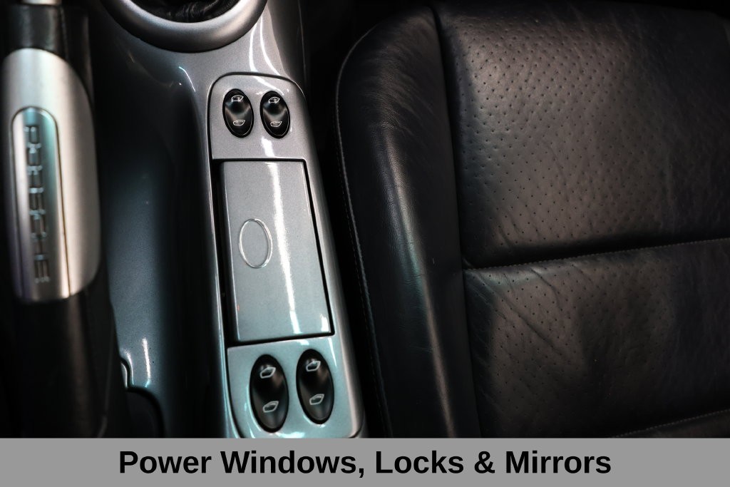 Porsche 911 Vehicle Full-screen Gallery Image 34