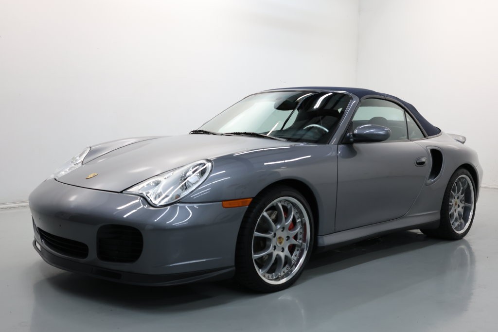 Porsche 911 Vehicle Full-screen Gallery Image 40