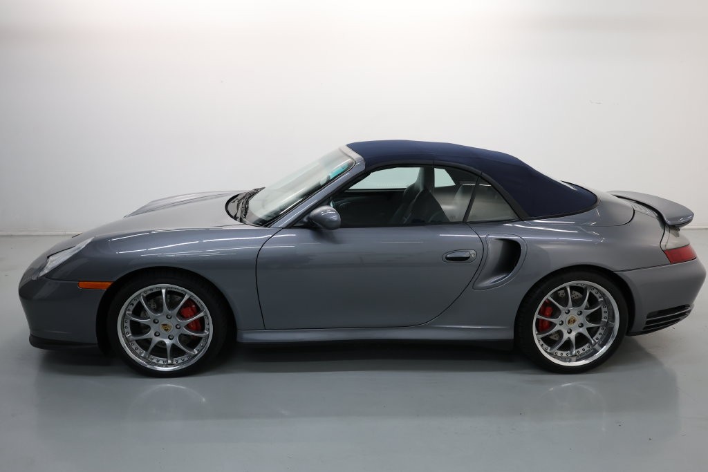Porsche 911 Vehicle Full-screen Gallery Image 43