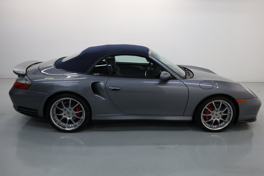 Porsche 911 Vehicle Full-screen Gallery Image 45