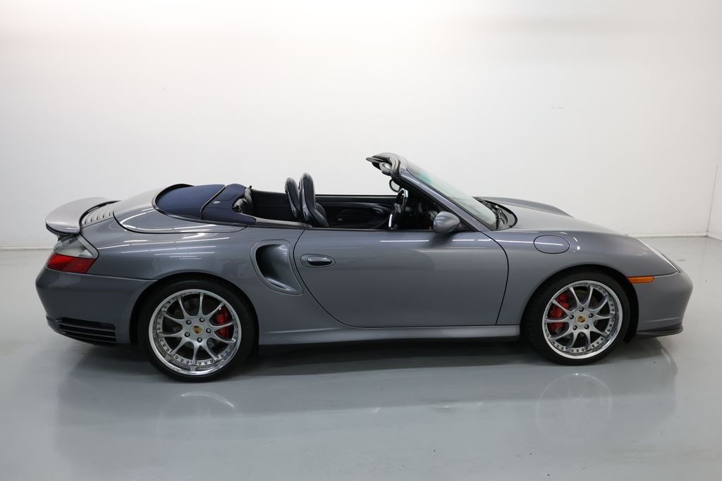 Porsche 911 Vehicle Full-screen Gallery Image 47