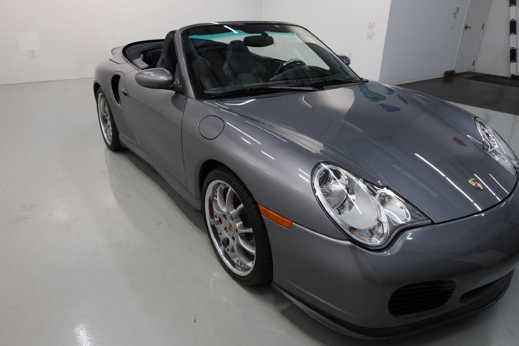 Porsche 911 Vehicle Full-screen Gallery Image 52
