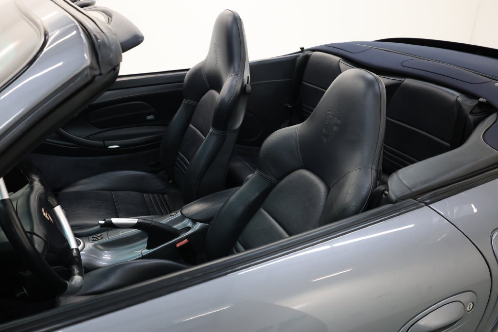 Porsche 911 Vehicle Full-screen Gallery Image 63