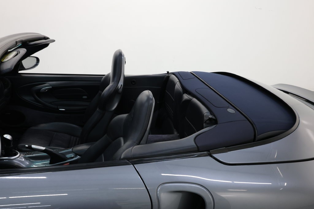 Porsche 911 Vehicle Full-screen Gallery Image 64