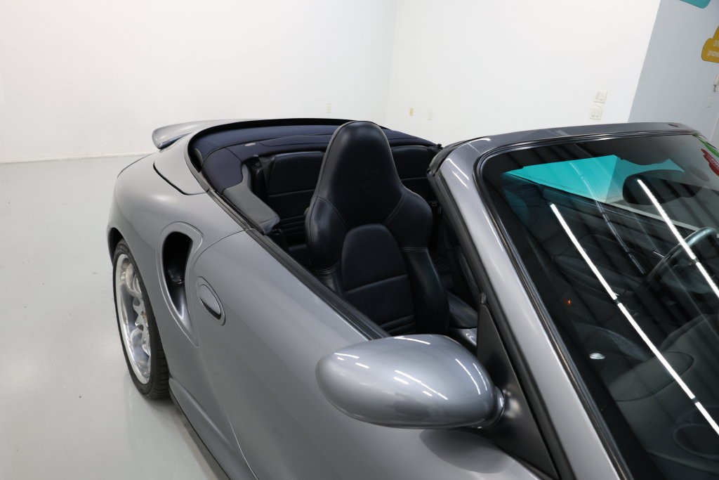 Porsche 911 Vehicle Full-screen Gallery Image 66