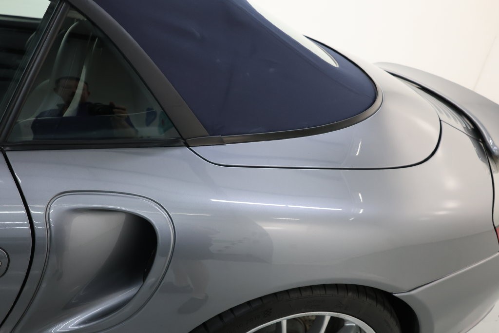 Porsche 911 Vehicle Full-screen Gallery Image 67