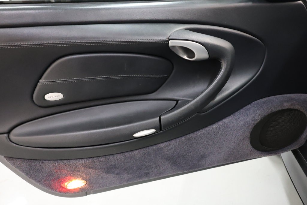 Porsche 911 Vehicle Full-screen Gallery Image 70