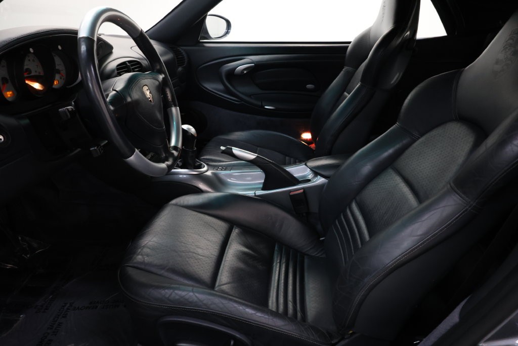 Porsche 911 Vehicle Full-screen Gallery Image 71