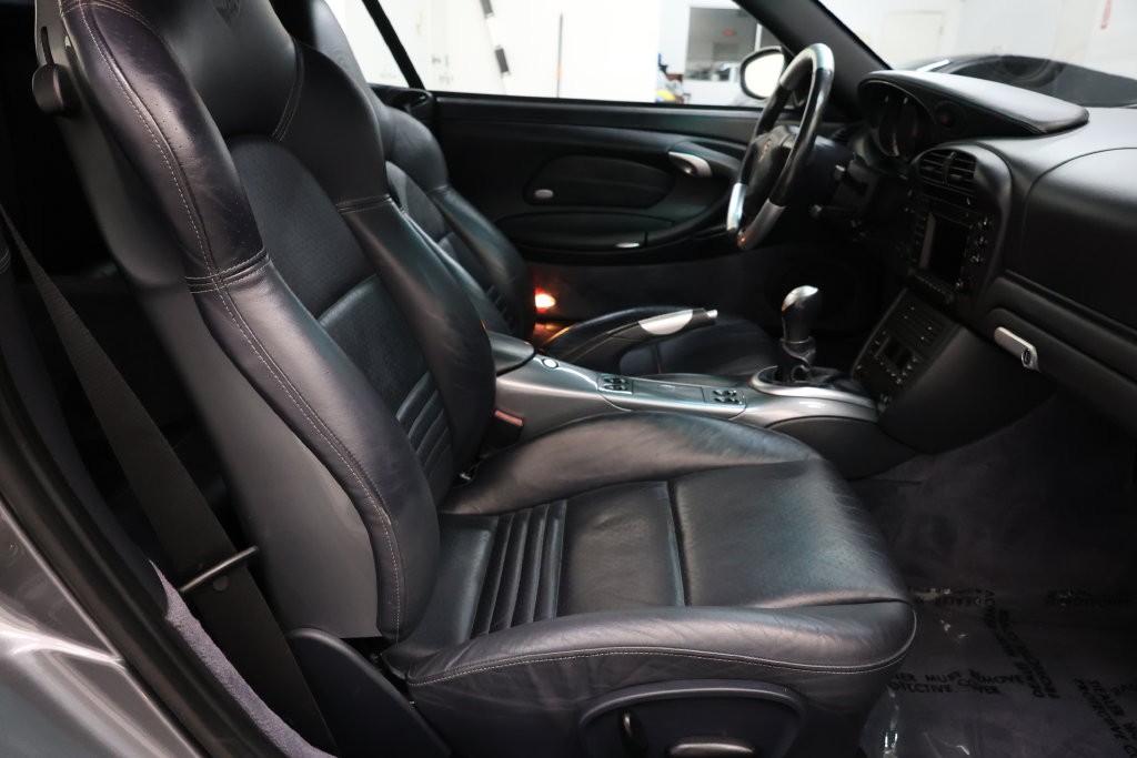 Porsche 911 Vehicle Full-screen Gallery Image 73