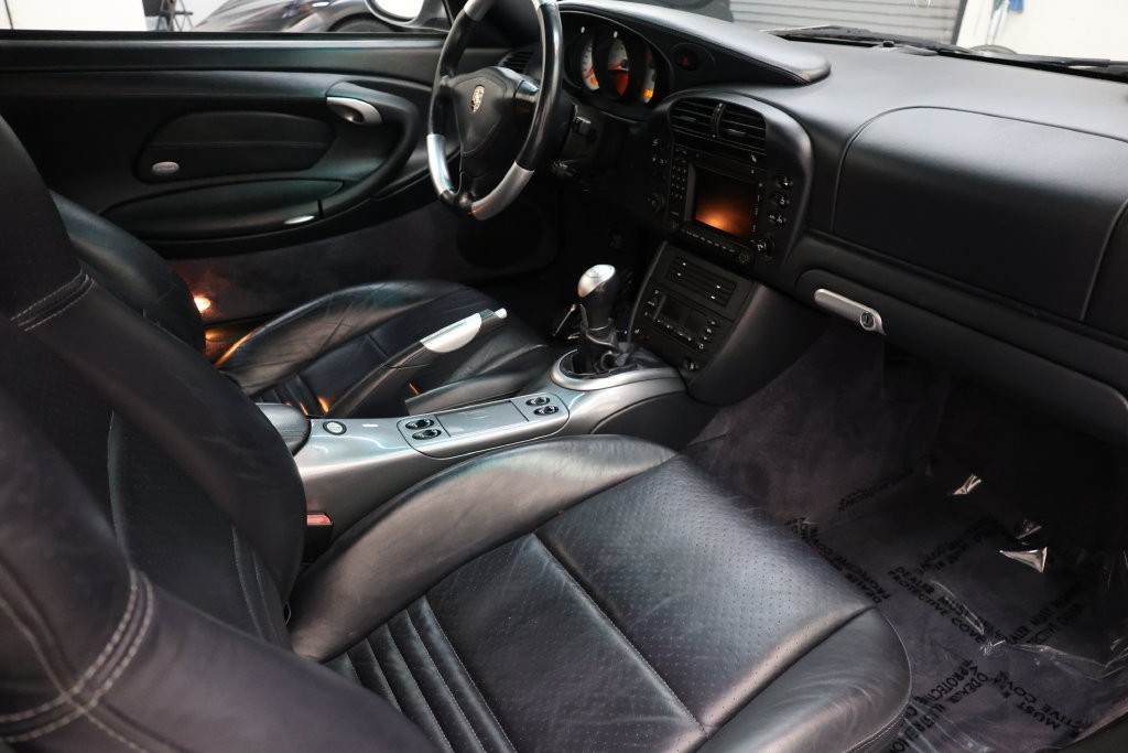 Porsche 911 Vehicle Full-screen Gallery Image 75