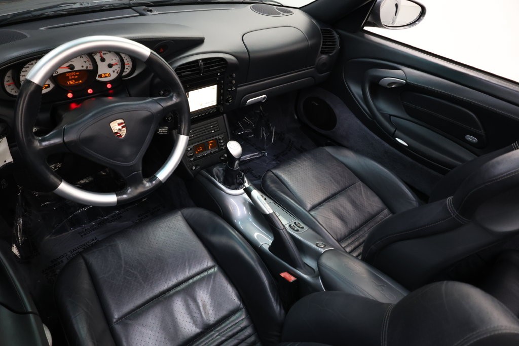 Porsche 911 Vehicle Full-screen Gallery Image 80