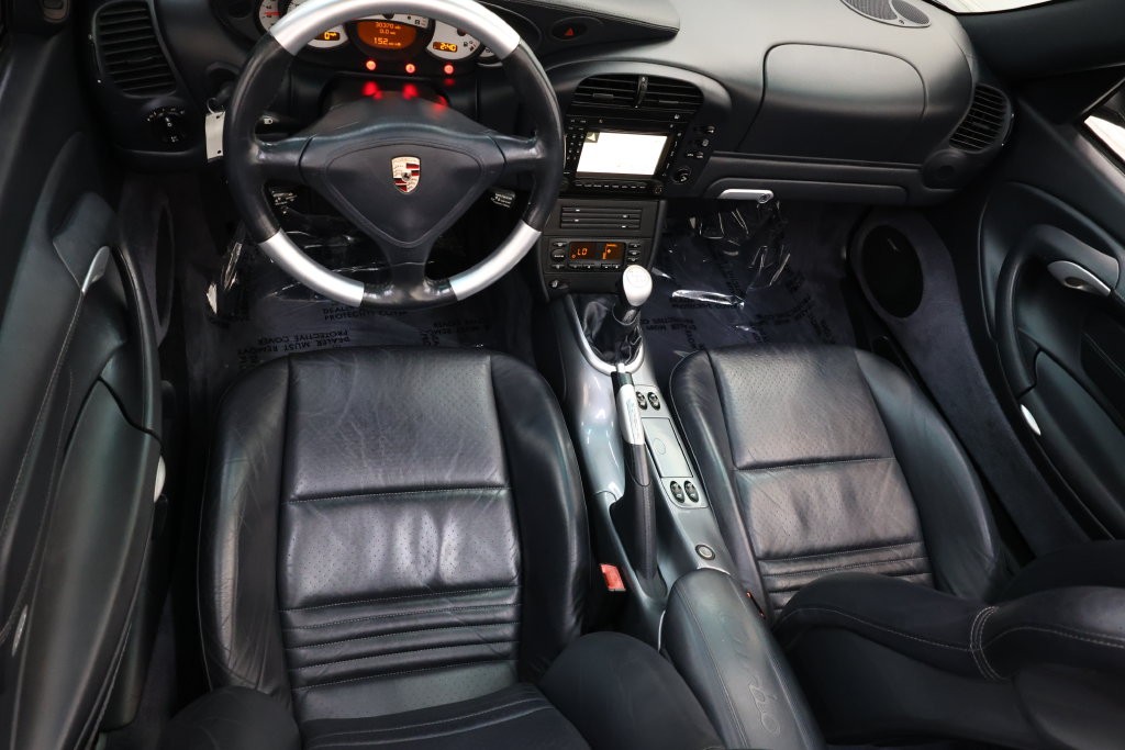Porsche 911 Vehicle Full-screen Gallery Image 82