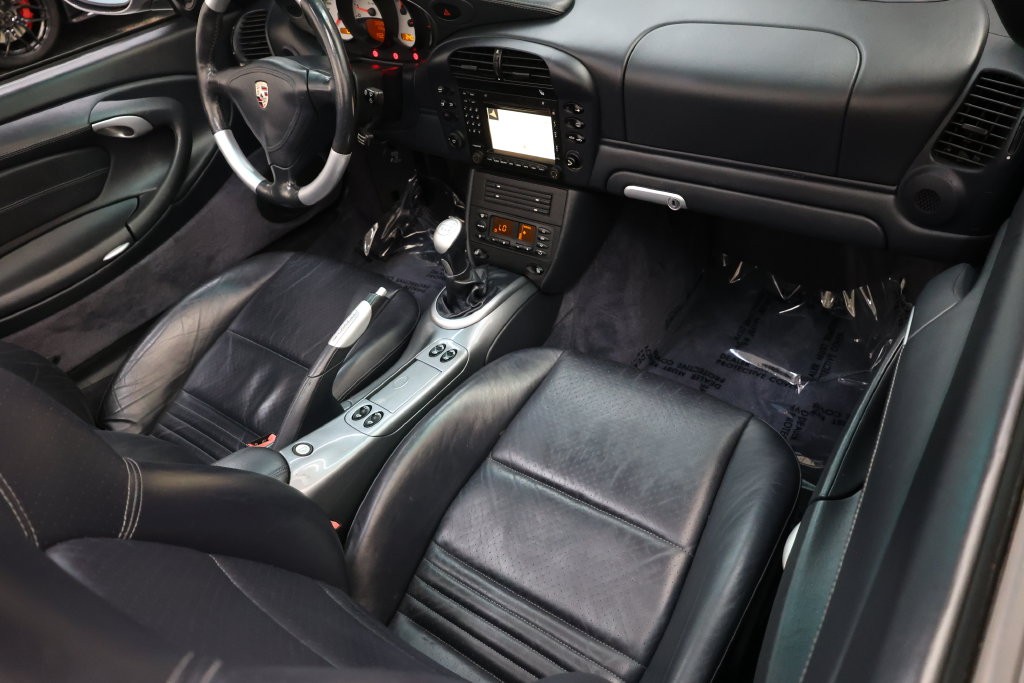 Porsche 911 Vehicle Full-screen Gallery Image 83