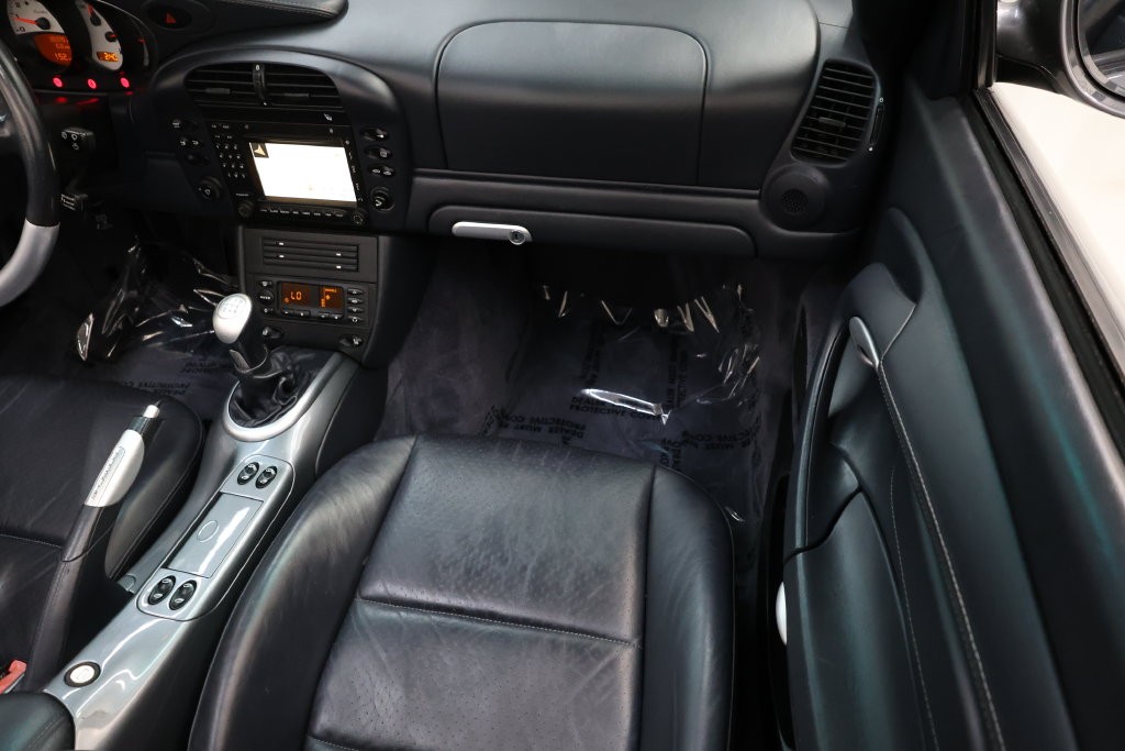 Porsche 911 Vehicle Full-screen Gallery Image 84