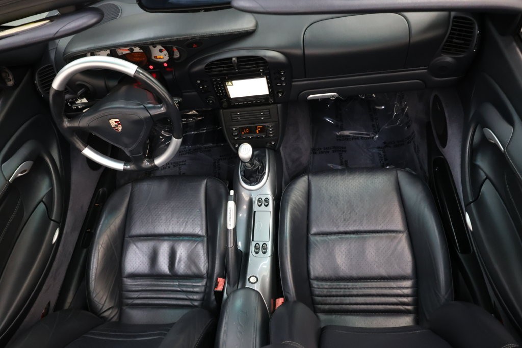 Porsche 911 Vehicle Full-screen Gallery Image 85