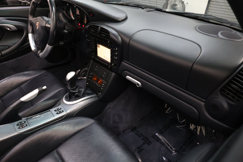 Porsche 911 Vehicle Full-screen Gallery Image 88