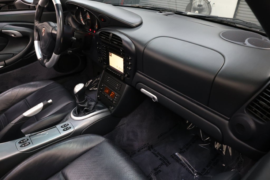 Porsche 911 Vehicle Full-screen Gallery Image 89
