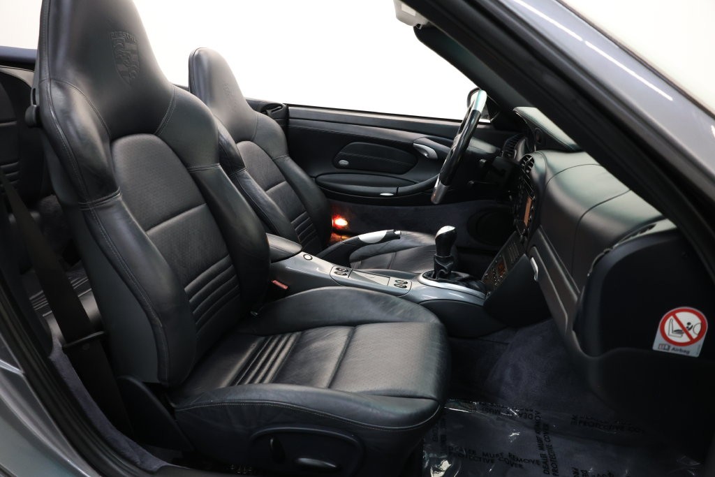 Porsche 911 Vehicle Full-screen Gallery Image 90