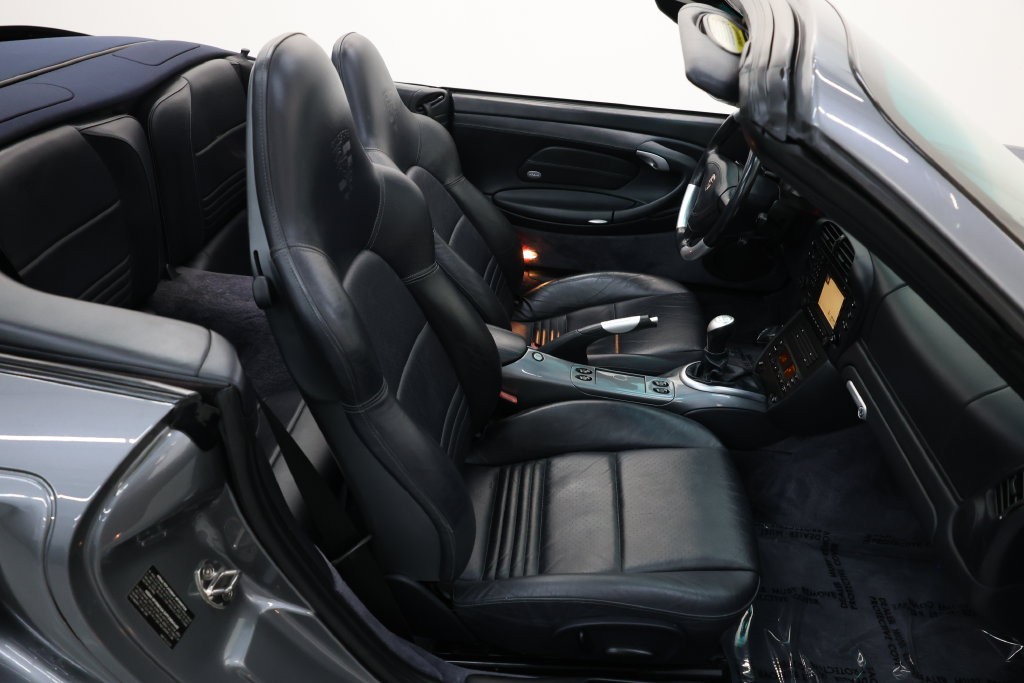 Porsche 911 Vehicle Full-screen Gallery Image 91