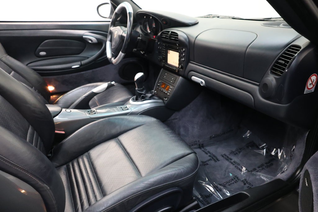 Porsche 911 Vehicle Full-screen Gallery Image 92