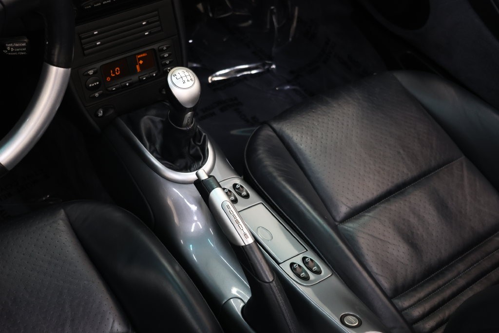 Porsche 911 Vehicle Full-screen Gallery Image 95