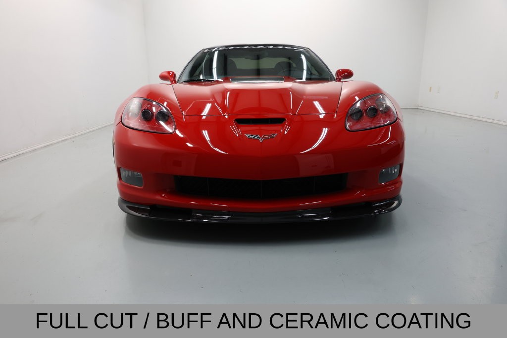 Chevrolet Corvette Vehicle Full-screen Gallery Image 08