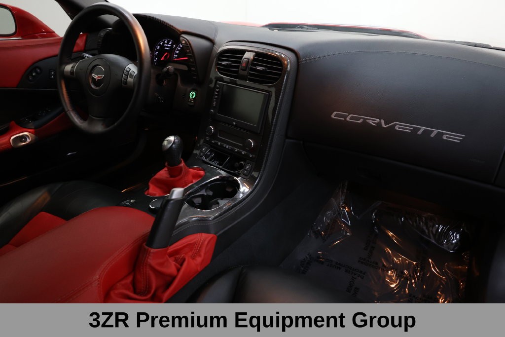 Chevrolet Corvette Vehicle Full-screen Gallery Image 20