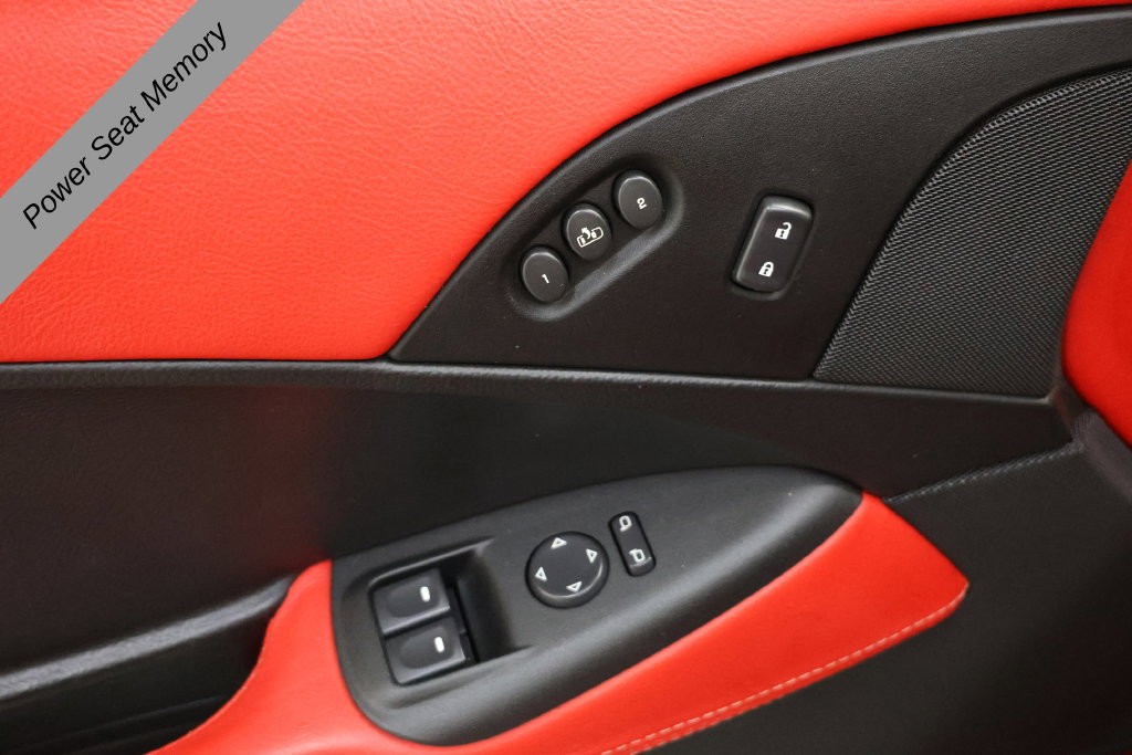 Chevrolet Corvette Vehicle Full-screen Gallery Image 30