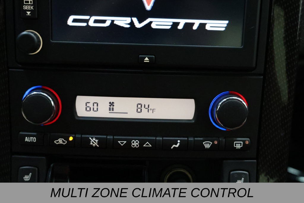 Chevrolet Corvette Vehicle Full-screen Gallery Image 32