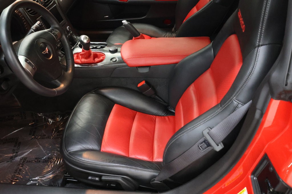 Chevrolet Corvette Vehicle Full-screen Gallery Image 75