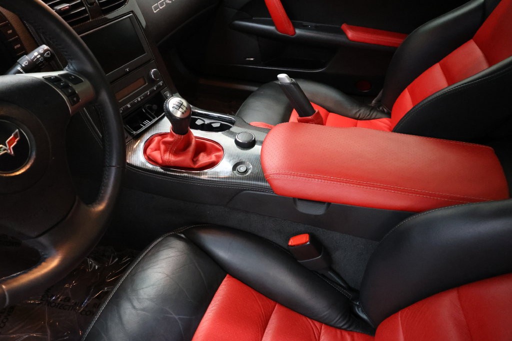 Chevrolet Corvette Vehicle Full-screen Gallery Image 76