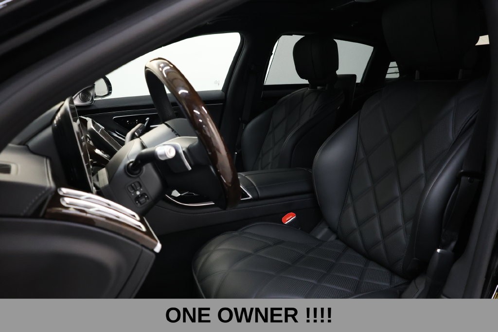 Mercedes-Benz S-Class Vehicle Full-screen Gallery Image 09