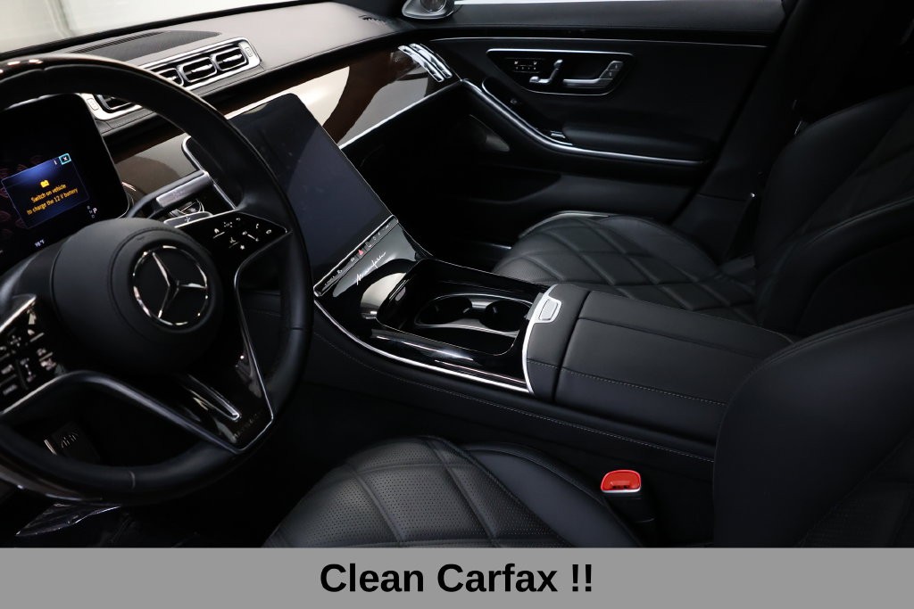 Mercedes-Benz S-Class Vehicle Full-screen Gallery Image 10