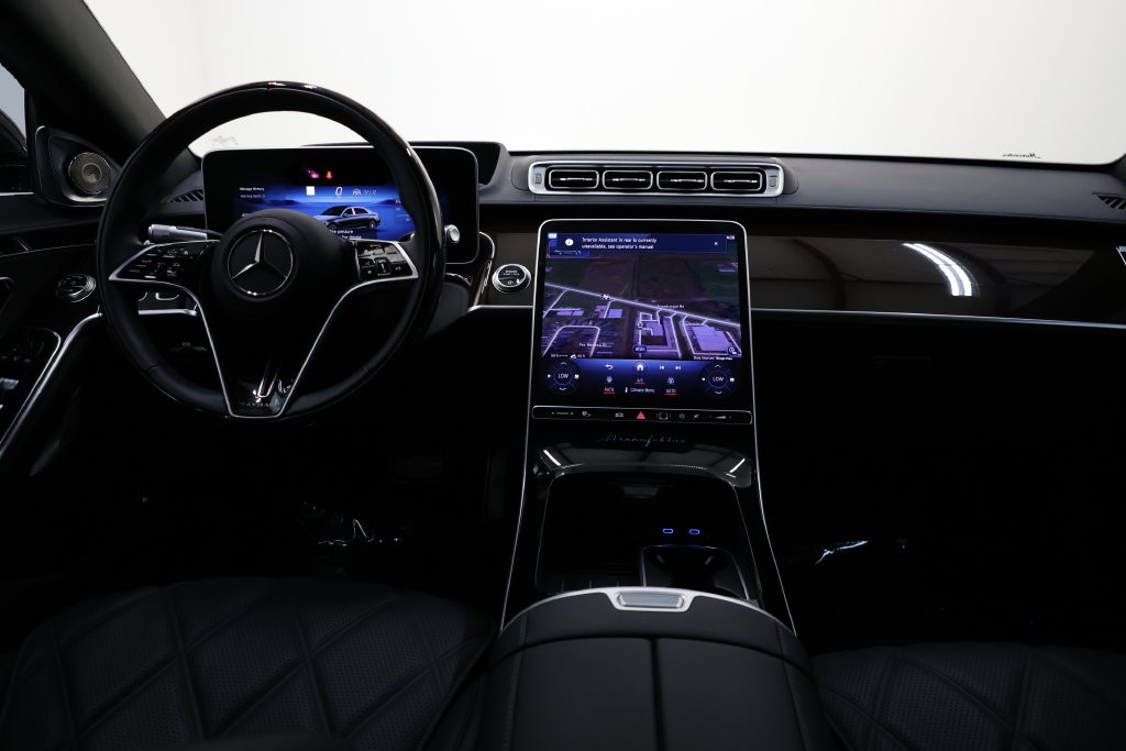 Mercedes-Benz S-Class Vehicle Full-screen Gallery Image 102
