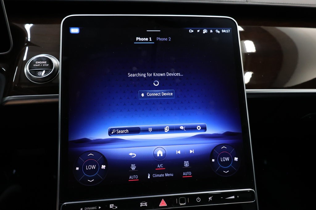 Mercedes-Benz S-Class Vehicle Full-screen Gallery Image 113