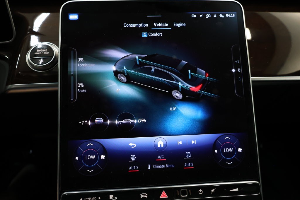 Mercedes-Benz S-Class Vehicle Full-screen Gallery Image 116