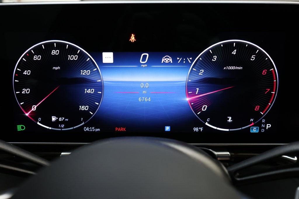 Mercedes-Benz S-Class Vehicle Full-screen Gallery Image 120
