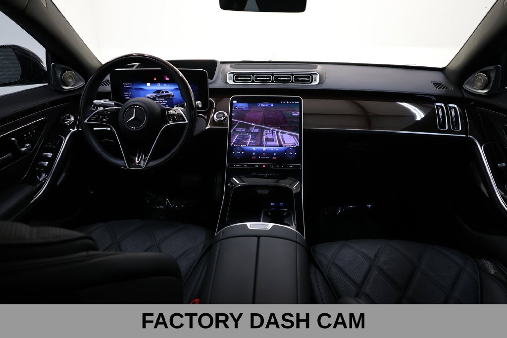 Mercedes-Benz S-Class Vehicle Full-screen Gallery Image 13